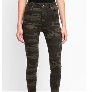NWOT South Moon Under stretch camo Jeans